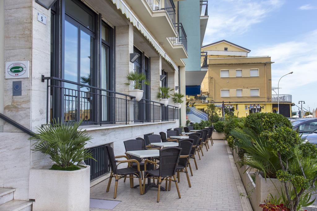 Hotel Lugano Cattolica Extérieur photo