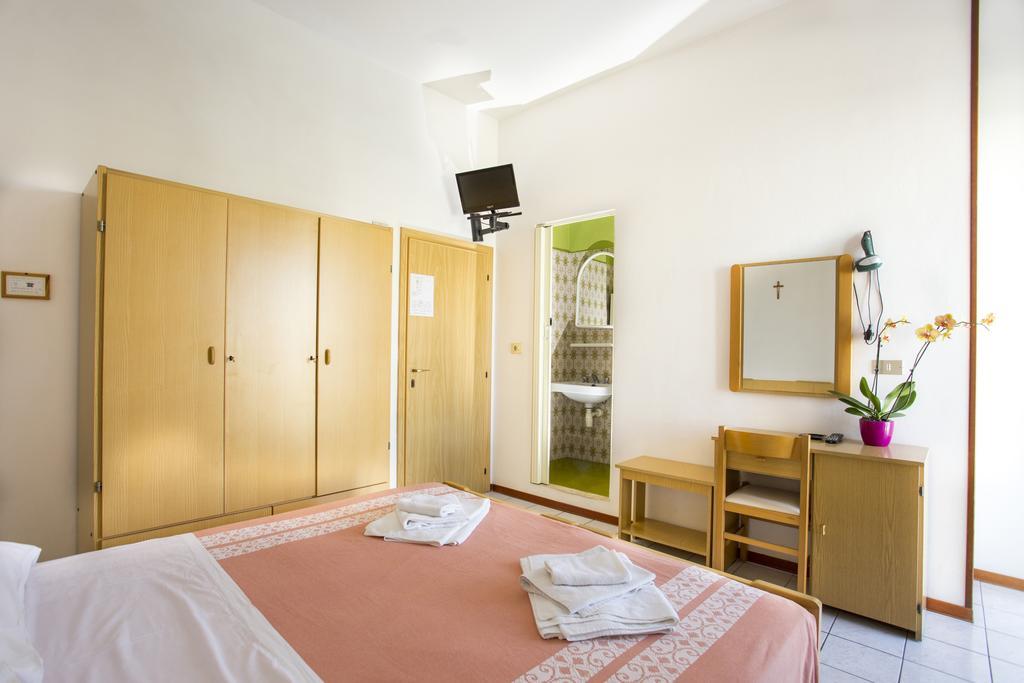 Hotel Lugano Cattolica Chambre photo